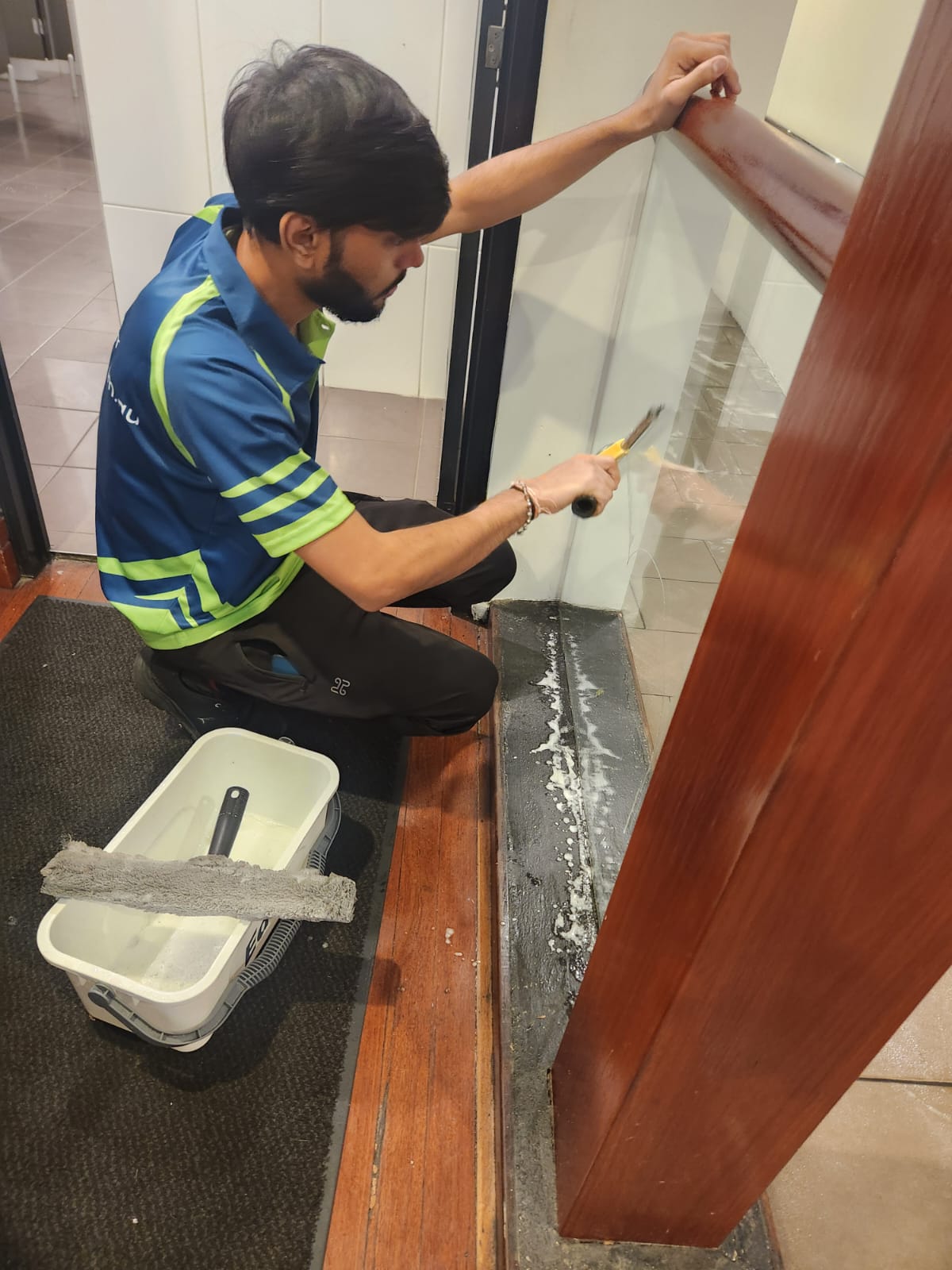 Programmed cleaning tasks for Fitzy’s Toowoomba include:<br />
•	Vacuuming<br />
•	Mopping<br />
•	Disinfecting<br />
•	Dusting<br />
•	Wiping/cleansing<br />
•	Litter collection & disposal<br />
•	Glass cleaning (up to four metres)<br />
•	Fortnightly high-pressure cleaning<br />
•	Fortnightly carpet cleaning<br />
•	Strip and seal of all hard floors (every 6 months) </p>
<p>Apart from programmed cleaning, CMBM provides street and carpark cleaning for function and events at Fitzy’s Toowoomba 3